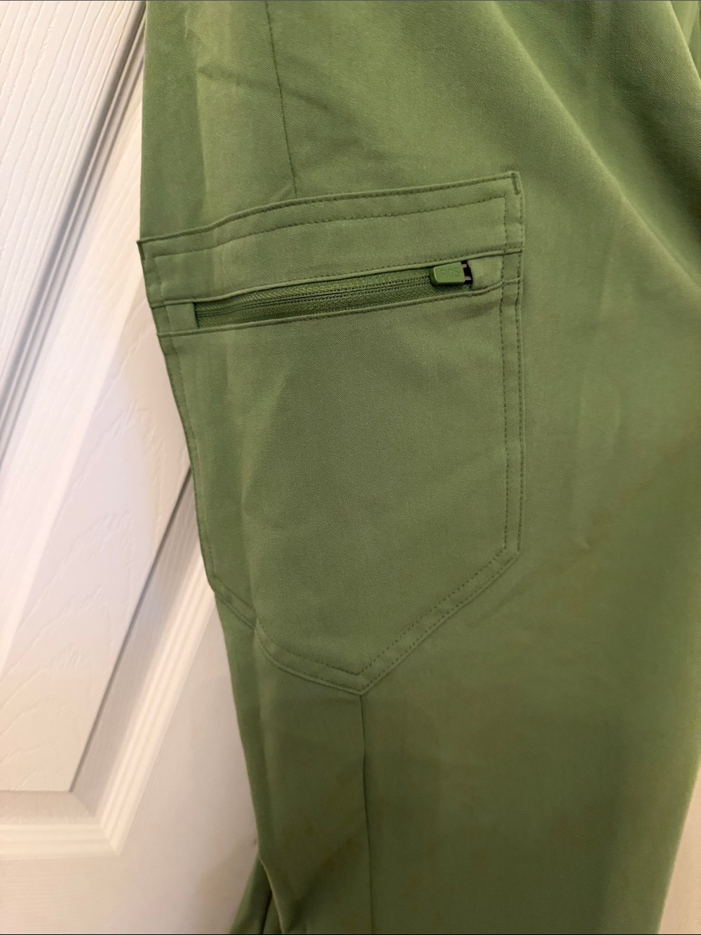 NWT Figs Zamora High Waisted Sage Green Scrub Pants Joggers - Picture 4 of 12